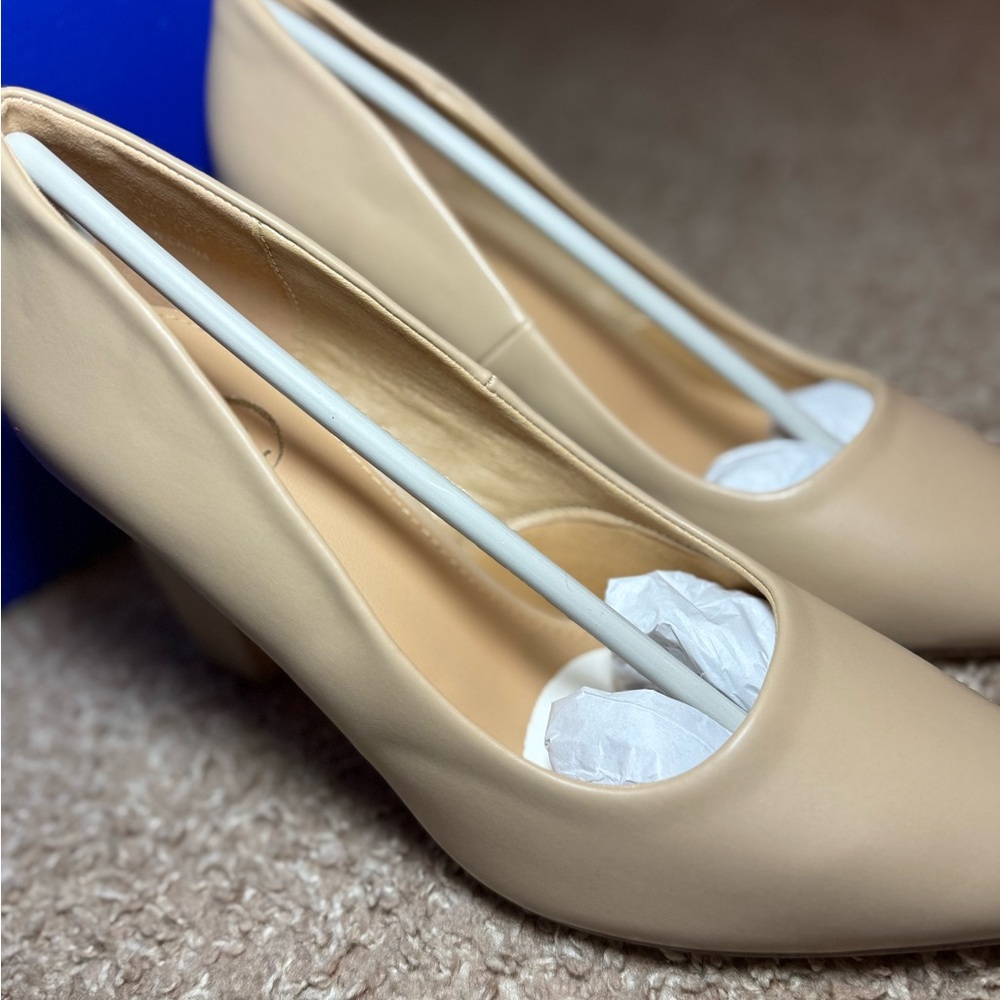 Trary Classic Beige Heels